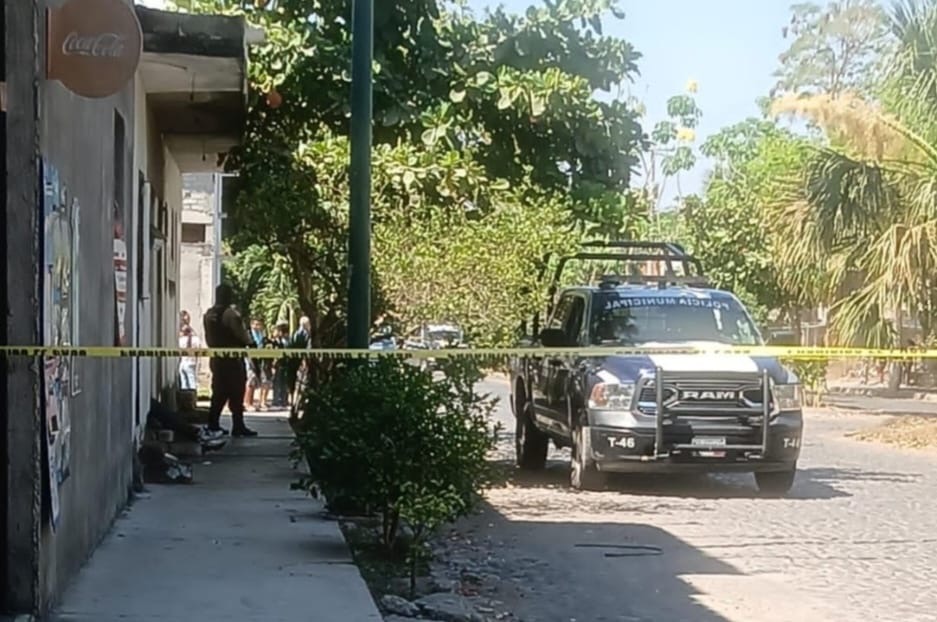 Menor de edad es lesionado con arma de fuego en Coquimatlán