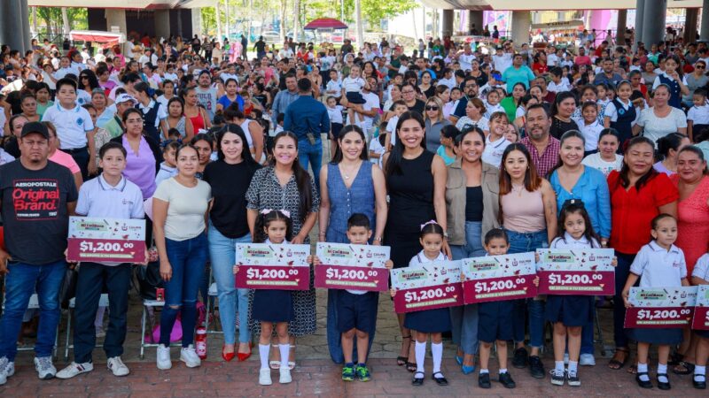 Más de 3 mil estudiantes de Colima reciben Mi ColiBeca para Empezar este miércoles