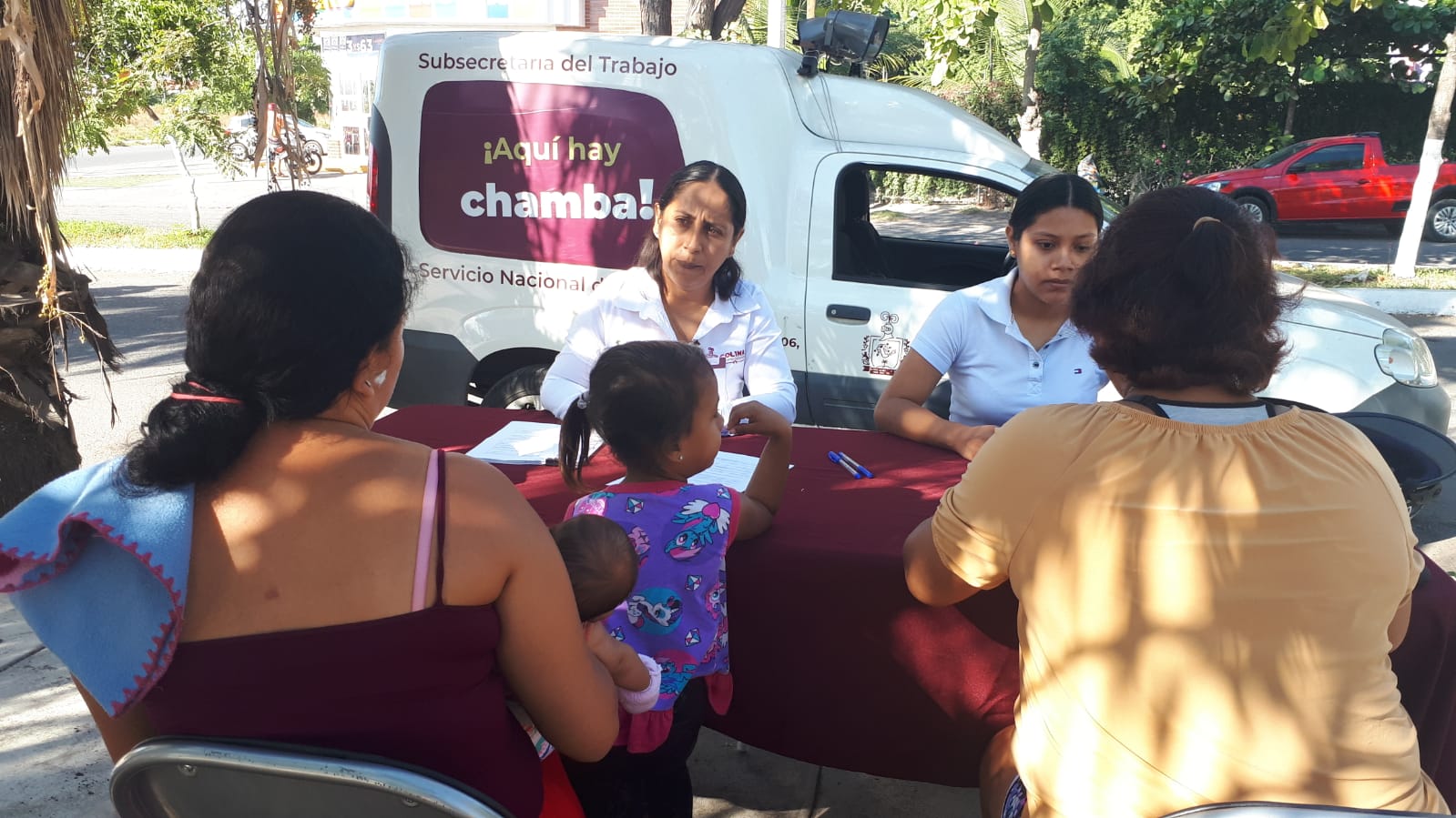 Trabajo Colima reactiva la ‘Ruta del Empleo’ en espacios públicos de alta afluencia