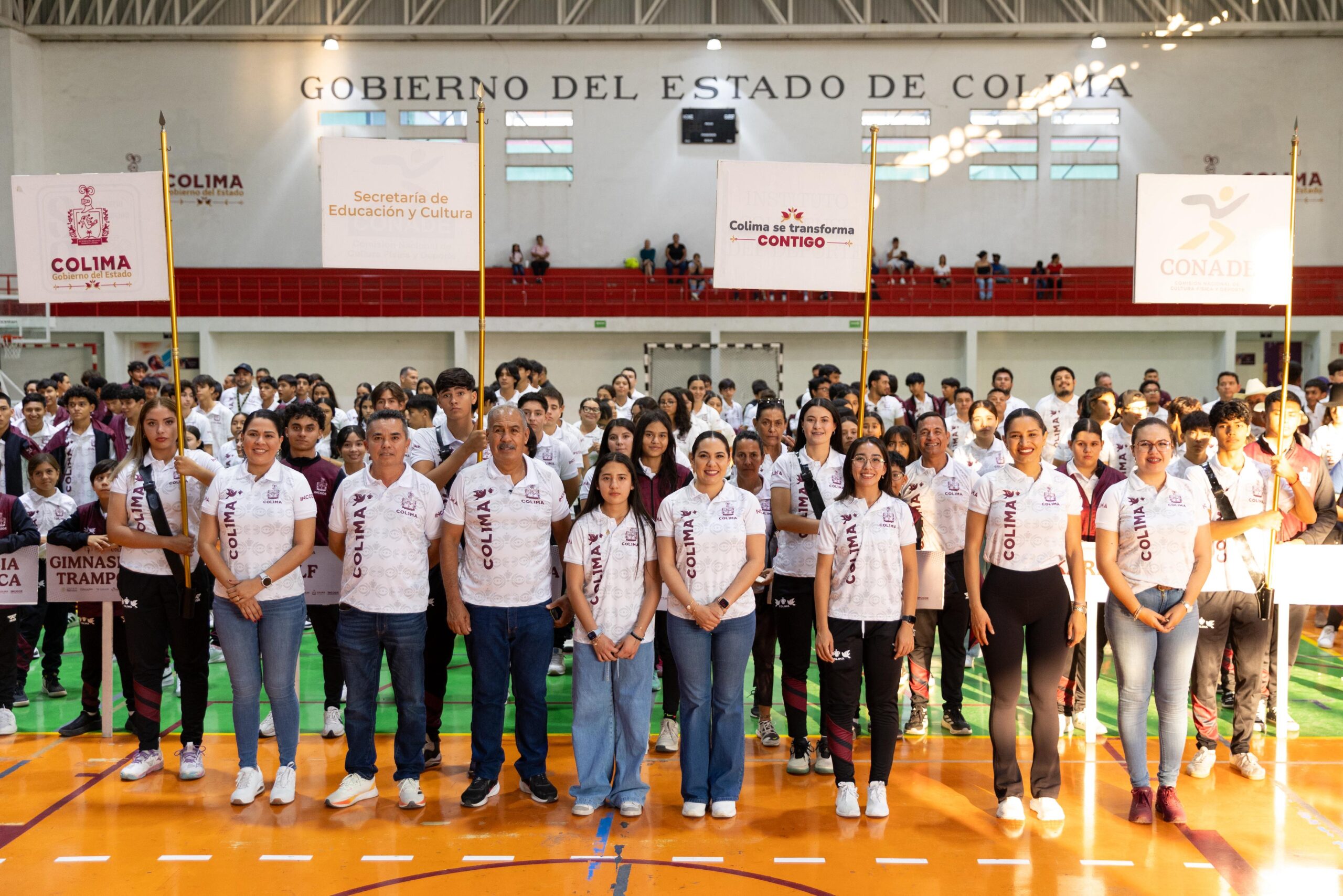 Indira Vizcaíno abanderó a deportistas colimenses que participarán en la Olimpiada Nacional Conade 2025